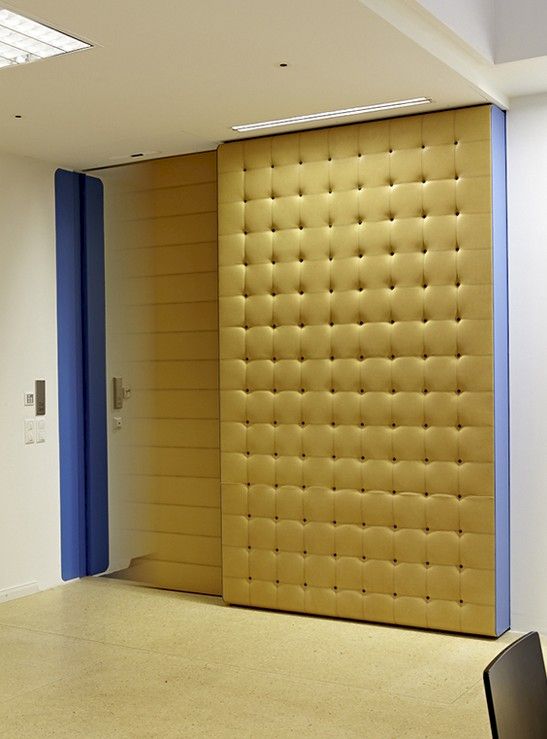 “Schleuse” by Thilo Schulz (2010), installation from the collection Federkiel