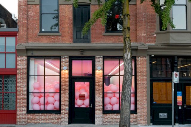 Martin Creed, Work No. 329, 2004 / Courtesy Rennie Collection, Photo: Site Photography (Detail)