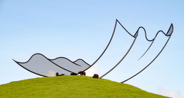 Neil Dawson, Horizons, 1994. © Gibbs Farm