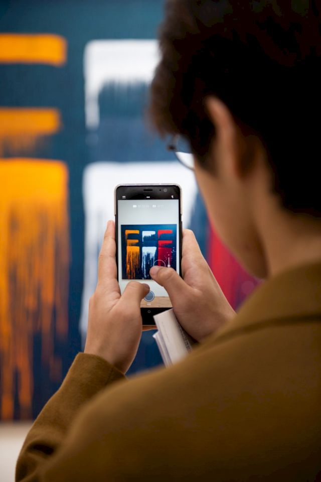 Pat Steir at Taipei Dangdai Art Fair. Photo by Gary Yeh