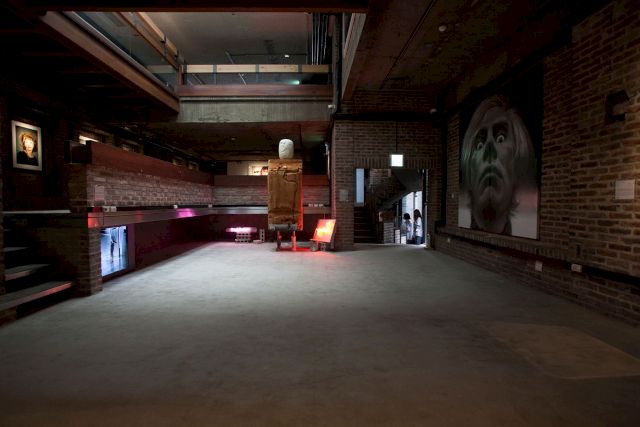 (Middle) CI KIM, Untitled, 2013. Used refrigerator, styrofoam, steel, used rainshoes, (Right) Hyung Koo Kang, Warhol in Astonishment, 2010. Oil on aluminum © 2014. Courtesy of Arario Museum in Space