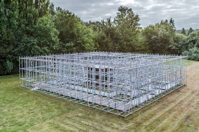 Rirkrit Tiravanija, untitled 2018 (the infinite dimensions of smallness), 2018-2021 in the Sculpture Garden at Museum Dhondt-Dhaenens. Courtesy van de kunstenaar en Galerie Chantal Crousel