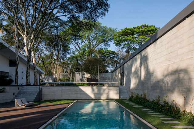 Pavillion and home at The Fernanda Feitosa & Heitor Martins Collection