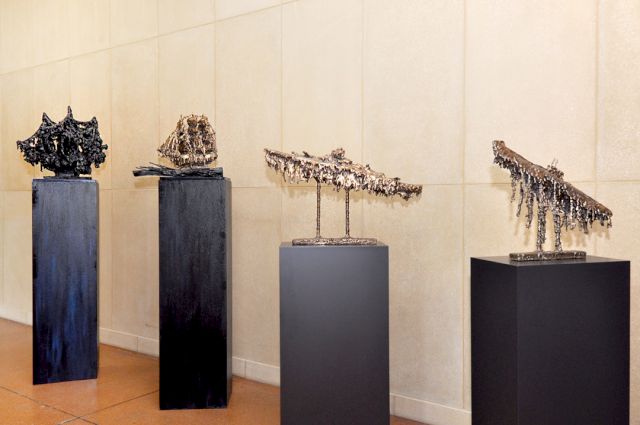 (l–r ) Olivia Berckemeyer, “Santa Maria”, 2009; “Constitution”, 2009; Das Biest”, 2009; “Tango Del Mare”, 2009. © artitious.com; Wurlitzer Architekten GmbH – © VG Bild-Kunst, Bonn 2017