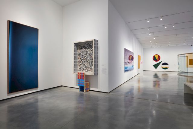 Exhibition View – Blue Vertical (New Color Study) (1976/2012) Jan Dibbets; Songs Held in Official Hope (2009) Art & Language; Triângulo verde (1985), Muralha (1975) and Subjecto Cores Primárias (1971) Irene Buarque at Museum of Contemporary Art Helga de Alvear, Photo: Joaquín Cortés