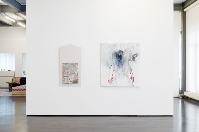 Jesse Darling, The Lion and the Batman in the Garden, 2018 Misheck Masamvu, Thight lock, 2013 ©Braunsfelder ©Photo Mareike Tocha