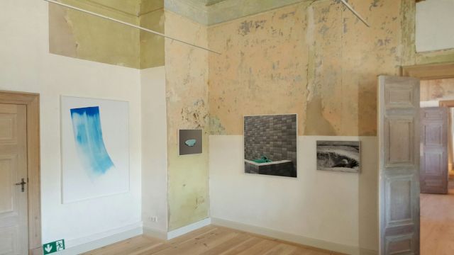 (l–r) PHIL CHANG, Replacement ink for epson printers (Cyan 446003), 2015; VIKTORIA BINSCHTOK, Grey Cluster, 2014. Photo: © Thomas Wesely