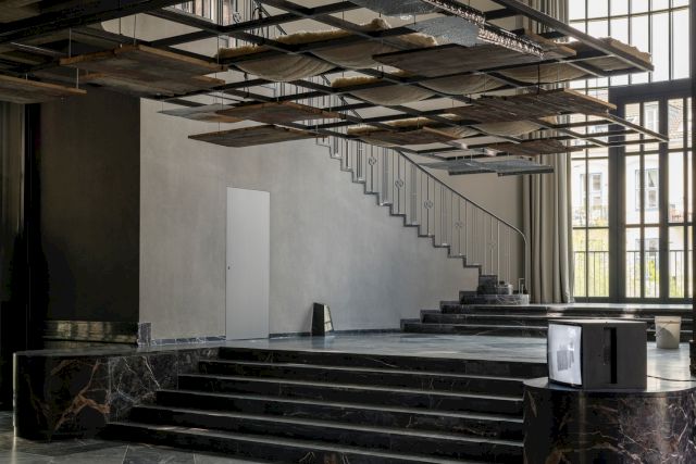 Live Stream, installation view at Fluentum, 2024. Photo: Stefan Korte