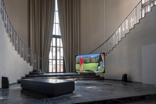 Trash The Musical, Loretta Fahrenholz, installation view at Fluentum, 2023. Photo: Stefan Korte