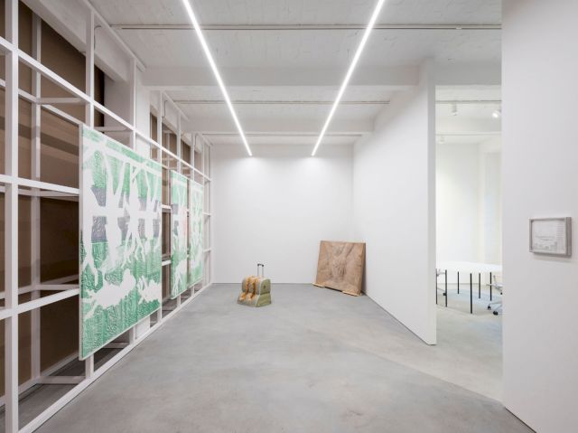 ALEXANDER CARVER, ANDREA CRESPO, GCC, ANNA UDDENBERG, exhibition view, Sante Par Aqua, Kraupa-Tuskany Zeidler, Berlin, 2017. Photo: Thomas Meyer, Ostkreuz